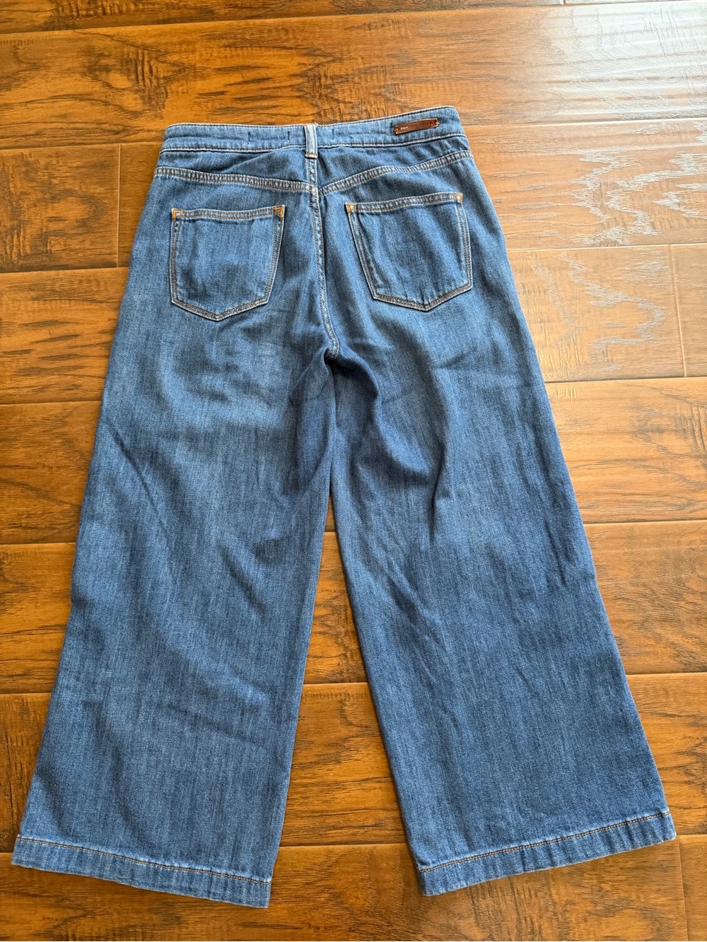 Pilcro and the Letterpress Wide-Leg Cropped Jeans with Button Side Hem - Picture 4 of 13